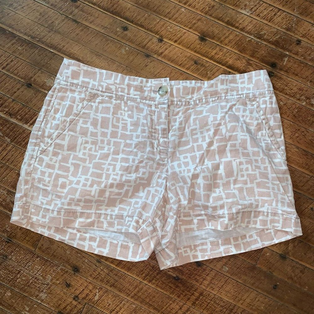 Loft blush & white lightweight lined 4 flat front chino shorts